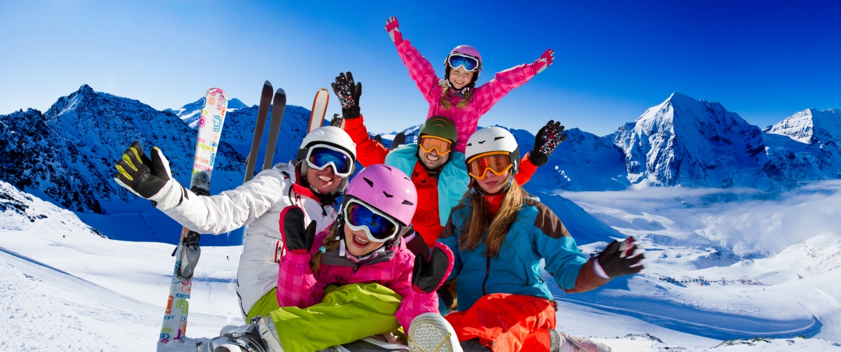 滑雪场 滑雪团队4k人物壁纸下载3440×1440-86资源网