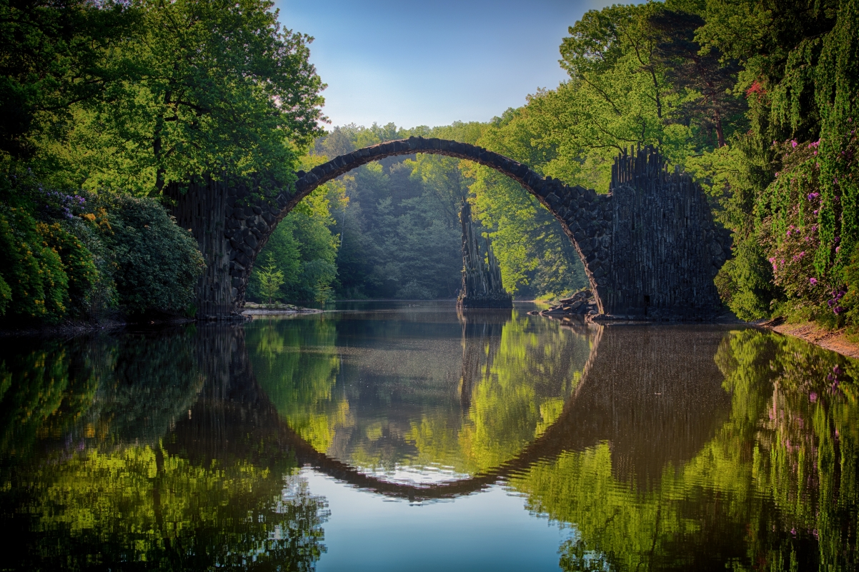 石拱桥 树林 河流6k高清风景壁纸下载6010×4005-86资源网